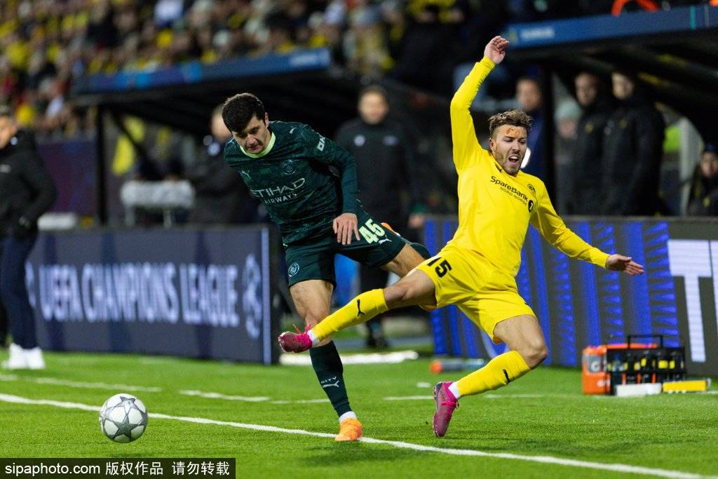 诺维奇报价博德闪耀前锋霍格：梅开二度后的转会热潮与战术分析